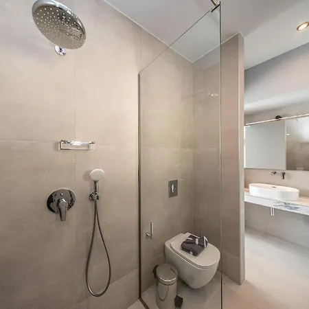 Luxury Gjovana's 1 * סבורונטה